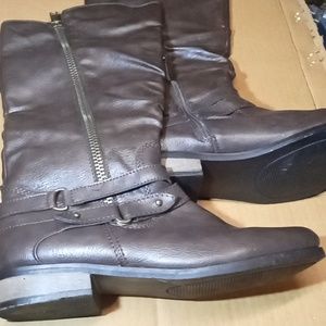Rampage Size 9.5 Brown Suede Boots